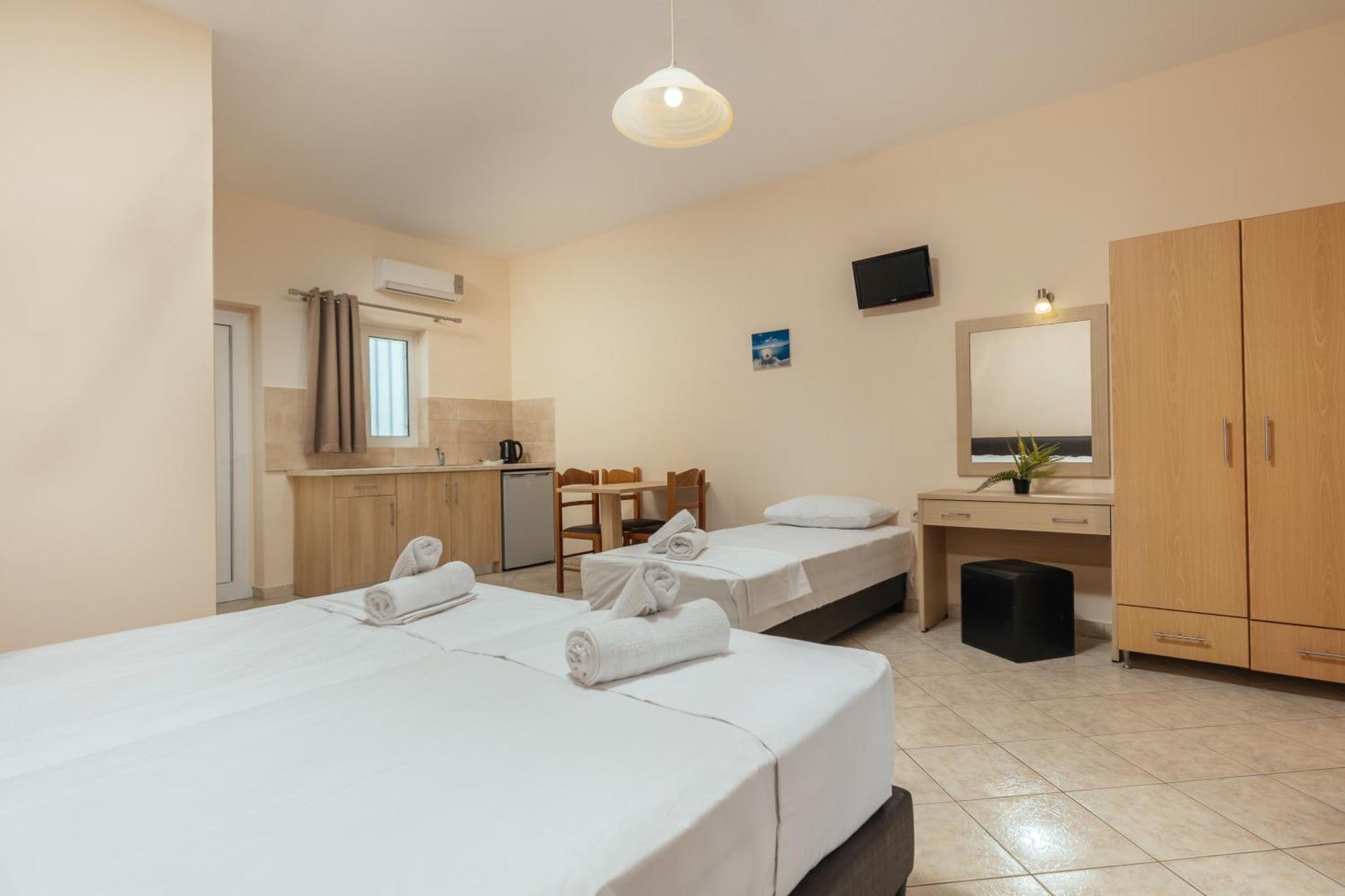 Yakinthos Hotel 拉加纳斯 外观 照片