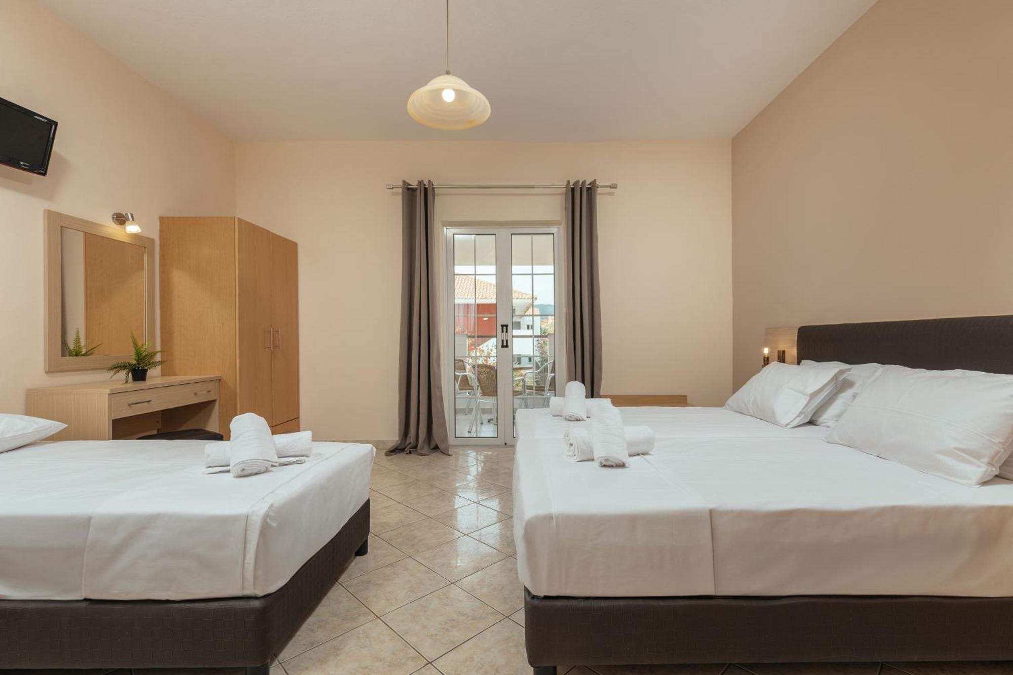 Yakinthos Hotel 拉加纳斯 外观 照片