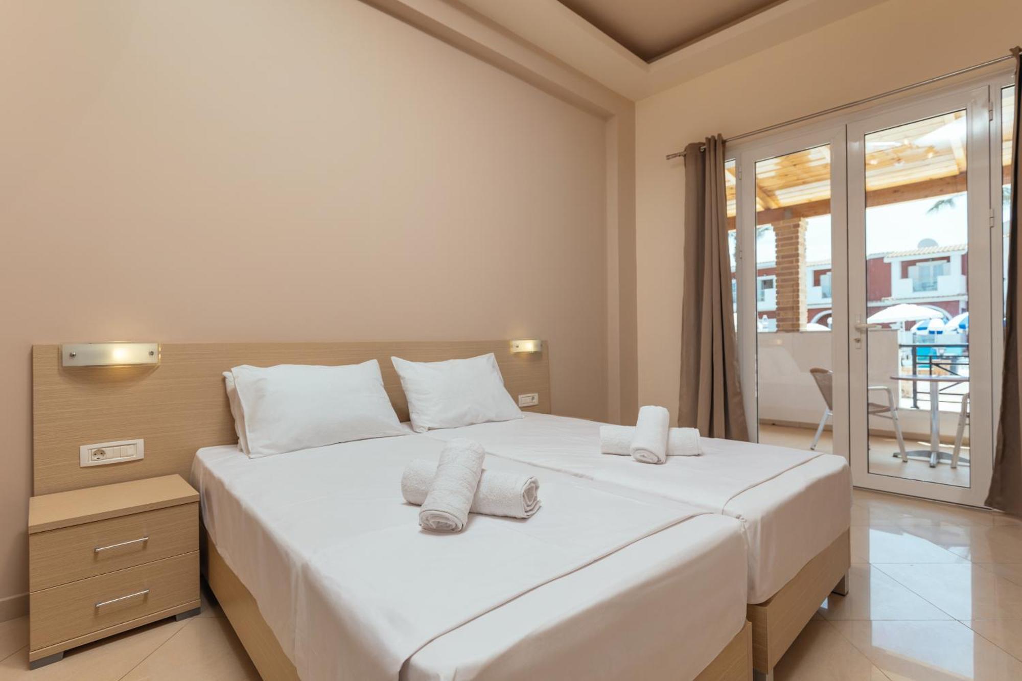 Yakinthos Hotel 拉加纳斯 外观 照片