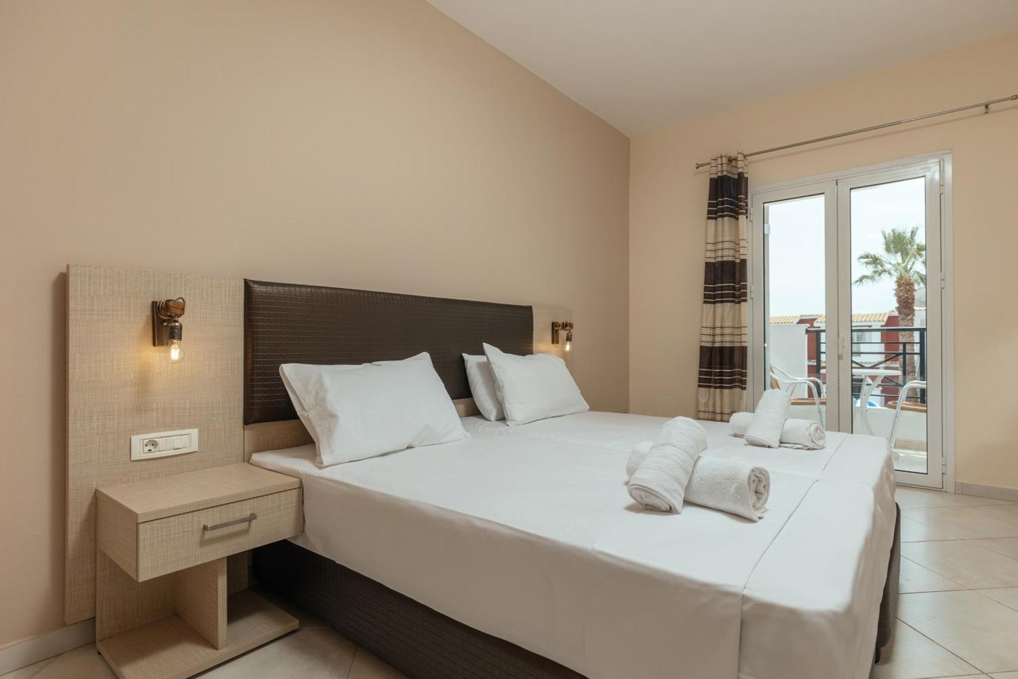 Yakinthos Hotel 拉加纳斯 外观 照片
