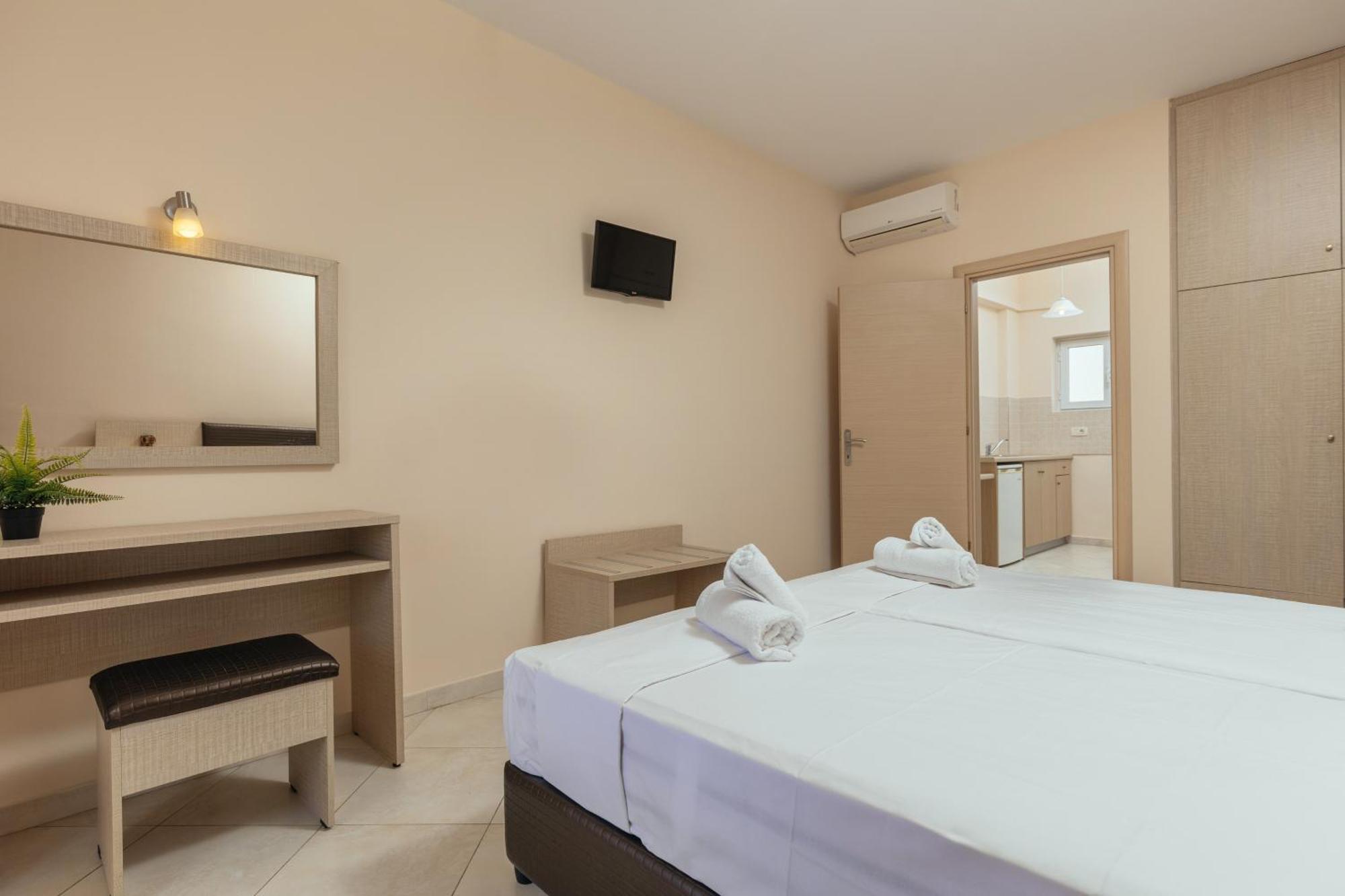Yakinthos Hotel 拉加纳斯 外观 照片