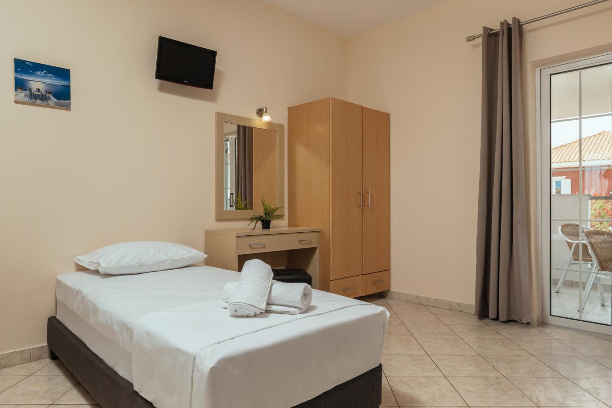 Yakinthos Hotel 拉加纳斯 外观 照片